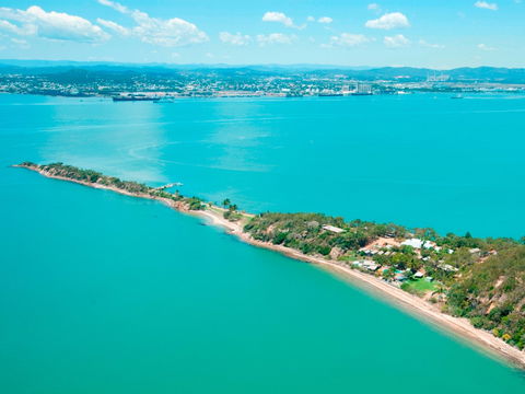 Quoin Island Retreat And Turtle Rehabilitation Centre - Restaurant Gold Coast 1