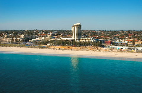 Scarborough Beach - Restaurant Gold Coast 0