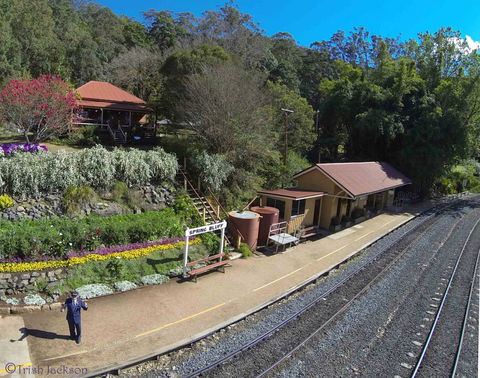 Spring Bluff Railway Station - Restaurant Gold Coast 0