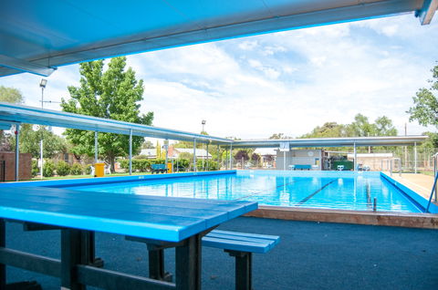 Barellan Swimming Pool - Restaurant Gold Coast 0