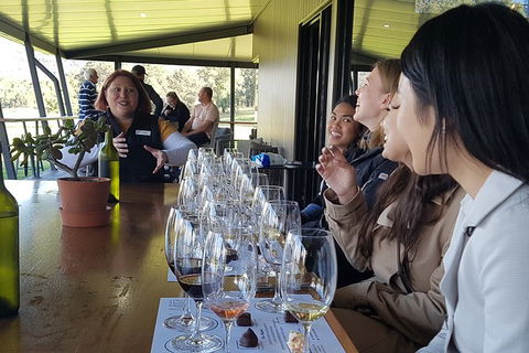 Hunter Valley Small Group Wine, Gin, Cheese & Chocolate Tour - Restaurant Gold Coast 2