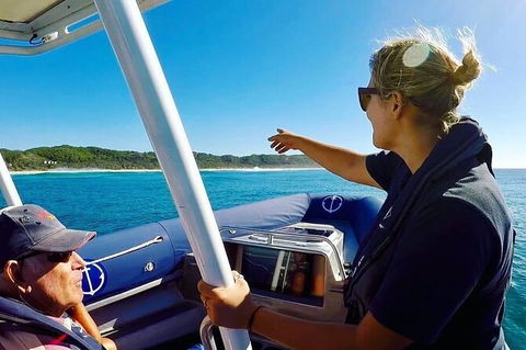 Julian Rocks Byron Bay Cruise - Restaurant Gold Coast 4