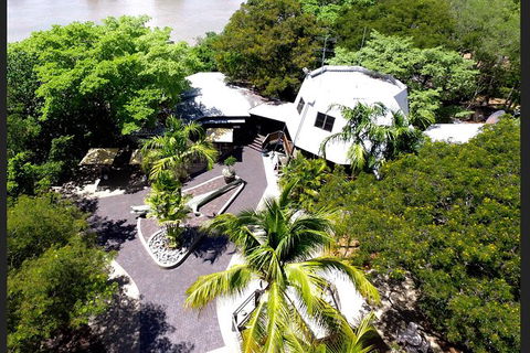 Pathfinder Jumping Crocodile Cruise Shuttle Bus - Restaurant Gold Coast 8