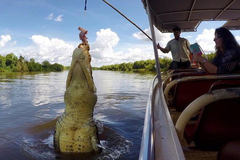 Pathfinder Jumping Crocodile Cruise Shuttle Bus - Restaurant Gold Coast 0