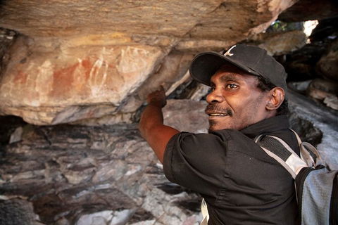 Arnhem Land Injalak Hill Full-Day Tour From Darwin - Restaurant Gold Coast 2