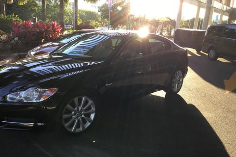 Jaguar Limousine Transfer Cairns Airport To City Or Return - Restaurant Gold Coast 6