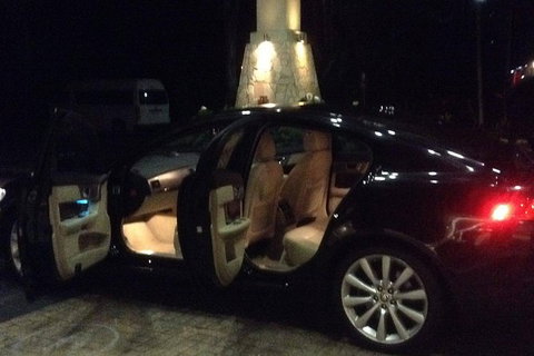 Jaguar Limousine Transfer Cairns Airport To City Or Return - Restaurant Gold Coast 0