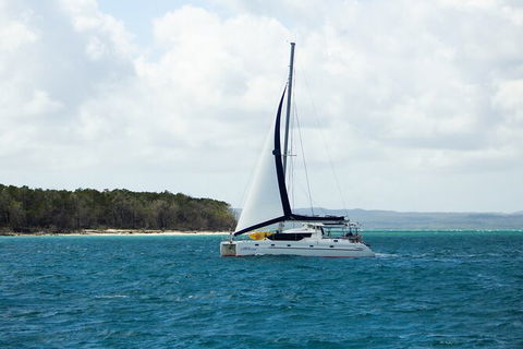 Bareboat Hire - Cattitude 7 Nights - Restaurant Gold Coast 3