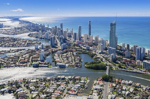 Departure Private Transfers From Gold Coast City To Gold Coast Airport OOL - Restaurant Gold Coast 3