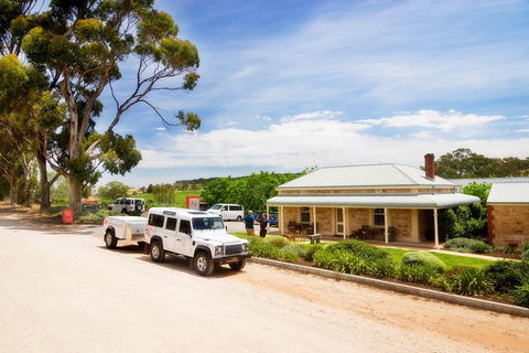 Two Hands Wines \'Flagship Vineyard Experience\' - Restaurant Gold Coast 0