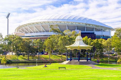 Arrival Private Transfers: Adelaide Airport ADL To Adelaide In Business Car - Restaurant Gold Coast 8