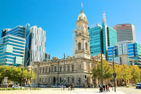 Arrival Private Transfers: Adelaide Airport ADL To Adelaide In Luxury Van - Restaurant Gold Coast 7