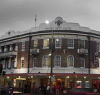 Crows Nest Hotel - Restaurant Gold Coast