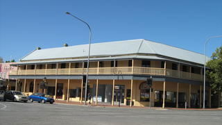 Colac Hotel - Restaurant Gold Coast 0