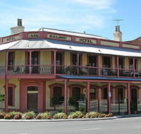 Railway Hotel - Restaurant Gold Coast
