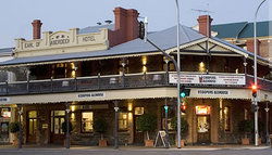 Coopers Alehouse At The Earl - Restaurant Gold Coast 0