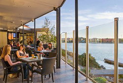 Lakes Resort Hotel - Restaurant Gold Coast 0