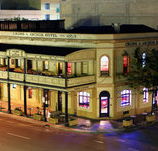 Crown  Anchor Hotel - Restaurant Gold Coast