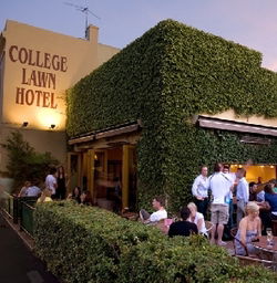 The College Lawn Hotel - Restaurant Gold Coast 1