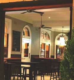 The Swan Hotel - Restaurant Gold Coast 3