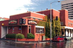 Welcome Stranger Hotel - Restaurant Gold Coast 0