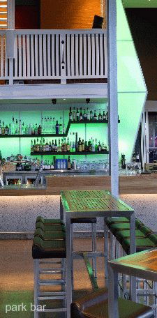 The Pineapple Hotel - Restaurant Gold Coast 3
