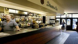 Regents Park Hotel - Restaurant Gold Coast 1