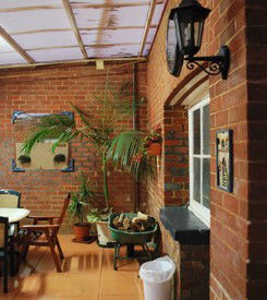 Brookton Club Hotel - Restaurant Gold Coast 1