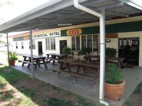 Commercial Hotel Wowan - Restaurant Gold Coast 1