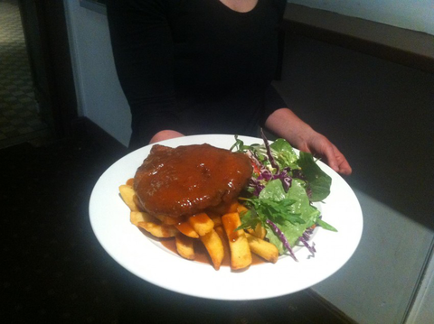 Commonwealth Hotel - Restaurant Gold Coast 1