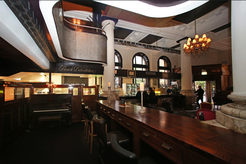 Le Passe Temps - Restaurant Gold Coast 1