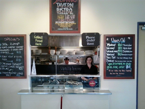 Salamander Tavern - Restaurant Gold Coast 1