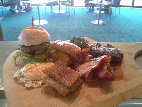 Salamander Tavern - Restaurant Gold Coast 4