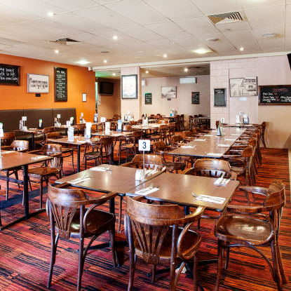 Upper Ross Hotel - Restaurant Gold Coast 4