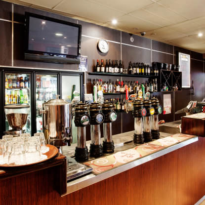 Upper Ross Hotel - Restaurant Gold Coast 5