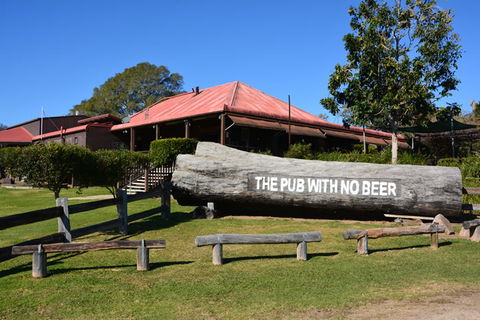 The Pub With No Beer - Restaurant Gold Coast 2