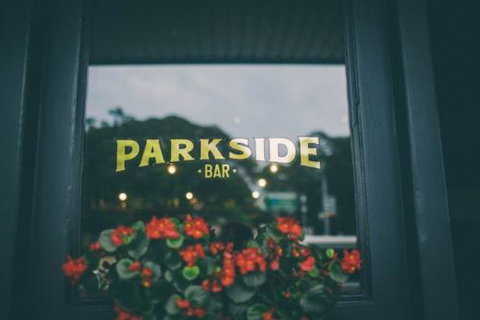 Bat And Ball Hotel - Restaurant Gold Coast 0