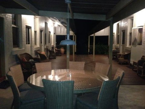 Moyhu Hotel - Restaurant Gold Coast 3