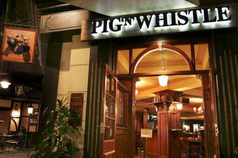 Pig N Whistle British Pub Indooroopilly - Restaurant Gold Coast 0