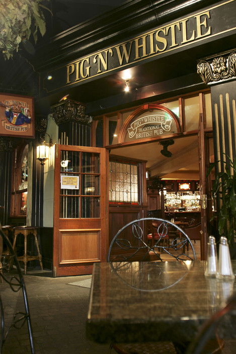Pig N Whistle British Pub Indooroopilly - Restaurant Gold Coast 3