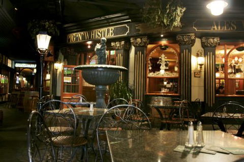 Pig N Whistle British Pub Indooroopilly - Restaurant Gold Coast 4