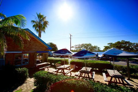 Tea Gardens Hotel–Motel - Restaurant Gold Coast 1