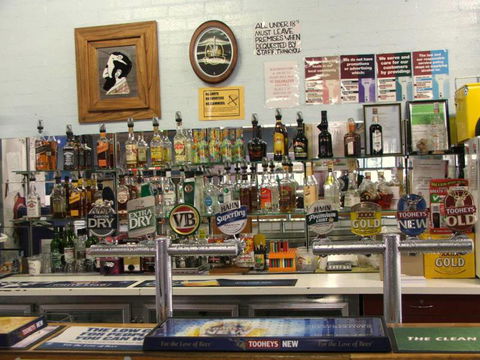 Old Bar Tavern - Restaurant Gold Coast 2