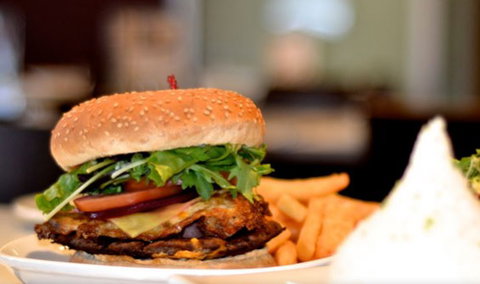 The Crown Hotel Motel - Restaurant Gold Coast 2