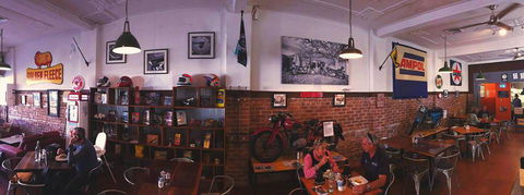 Roadies Cafe - Restaurant Gold Coast 0