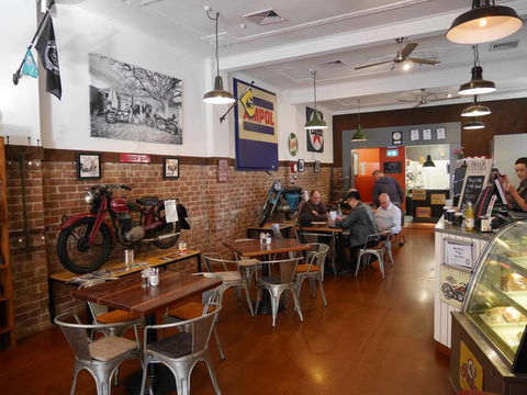Roadies Cafe - Restaurant Gold Coast 3