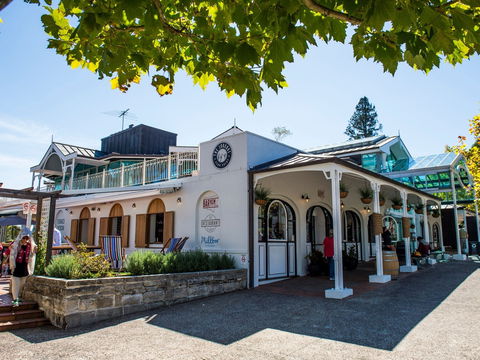 Christmas Day Lunch At The Lookout Echo Point - Restaurant Gold Coast 2