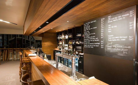 Peppermint Bay - Bar, Dining And Terrace - Restaurant Gold Coast 5
