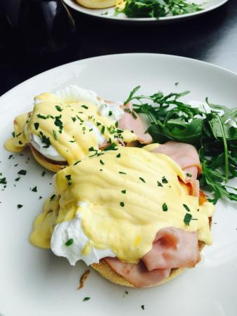 Slices Family Restaurant - Restaurant Gold Coast 0