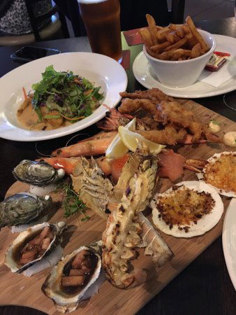 Inlet Hotel - Restaurant Gold Coast 0